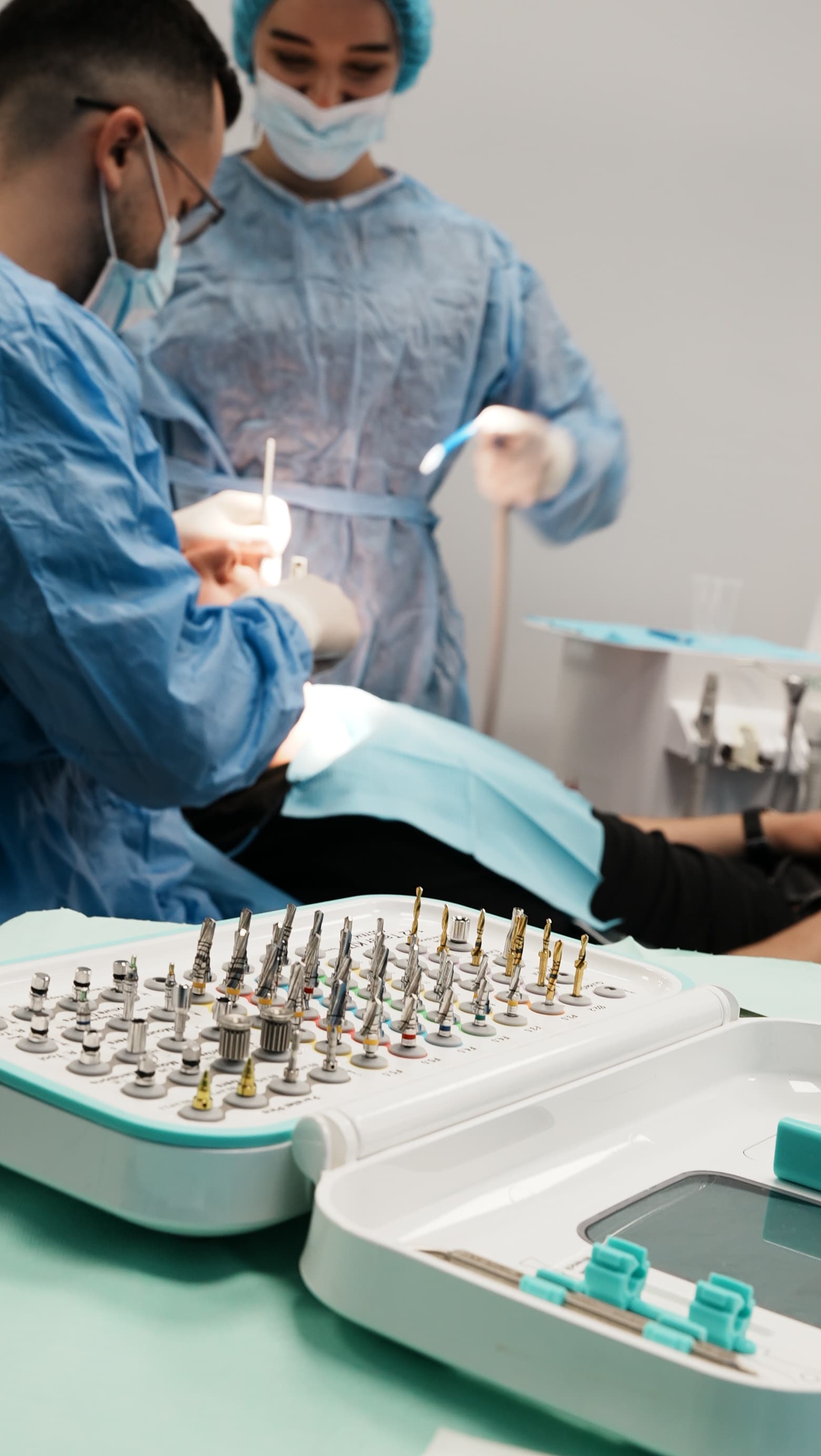 Procedurë dentare në Dental Land
